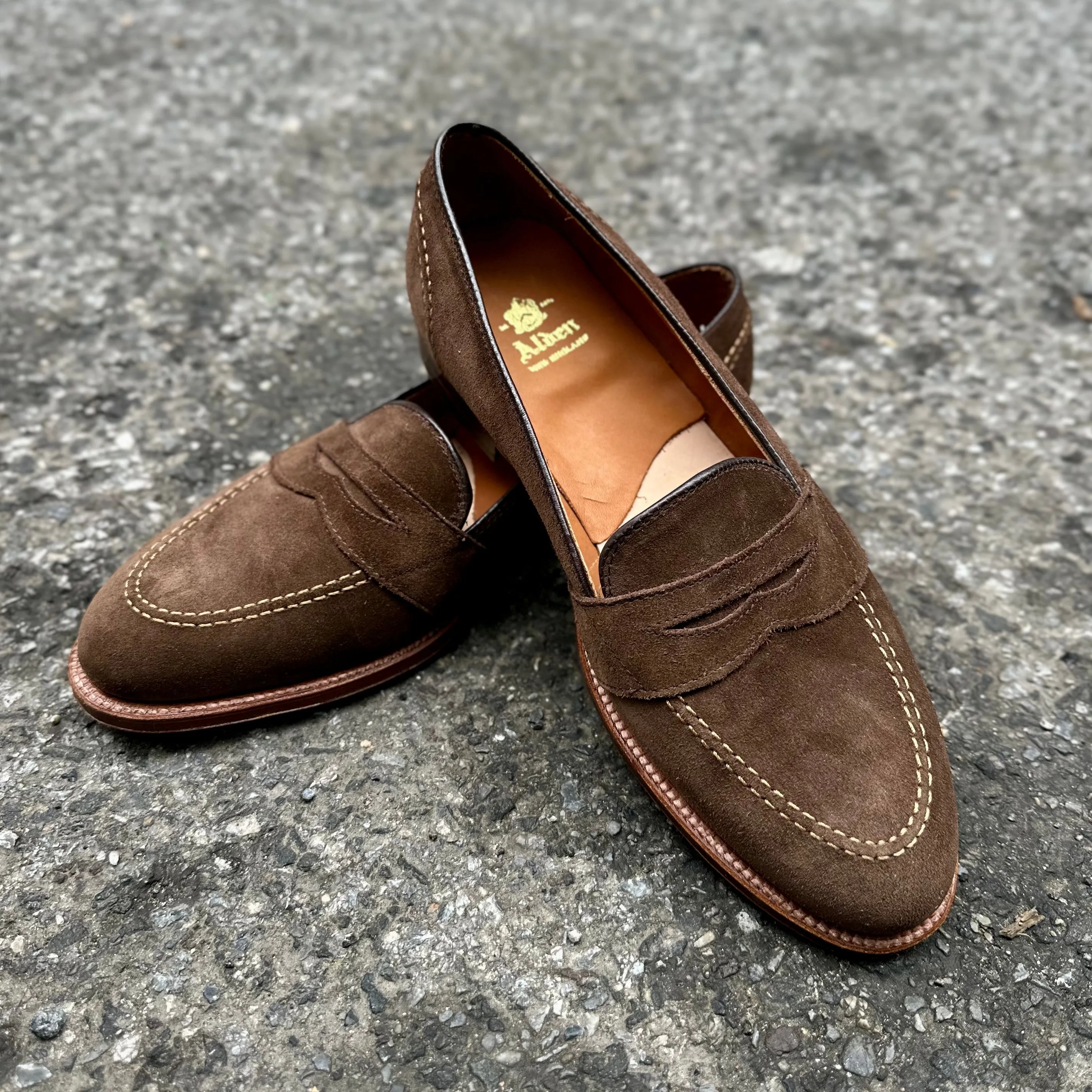 68333 - Full Strap Loafer in Humus Suede