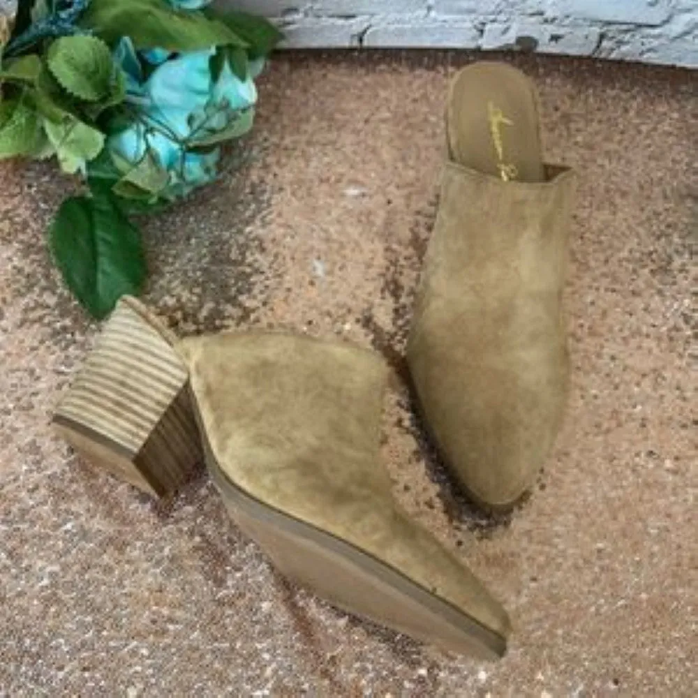 American Rag Brown Leather Heidi Mules 8.5M