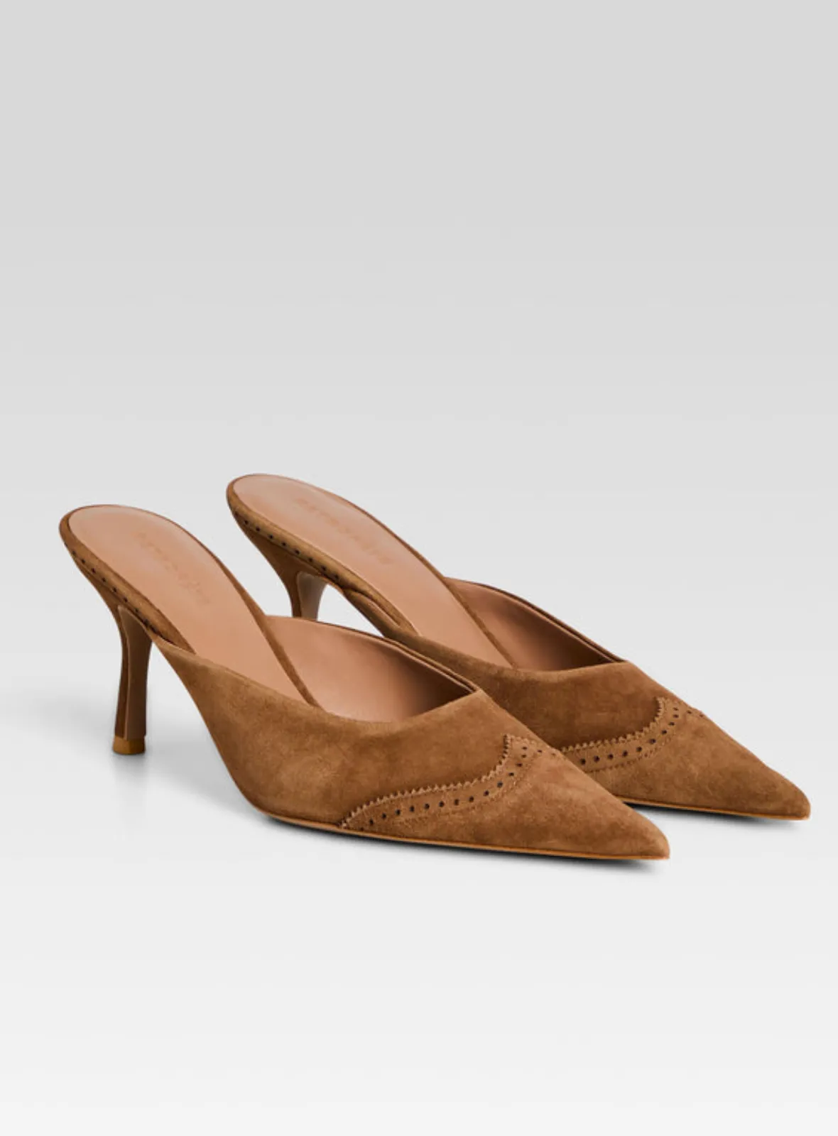 Daphne Mule