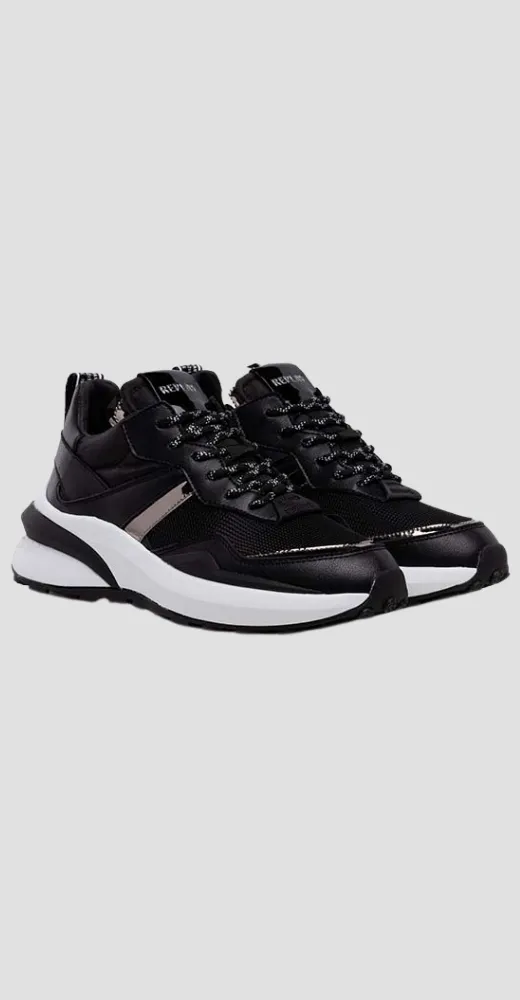 Heel Stripe Sneakers