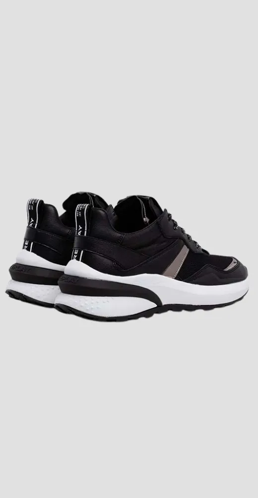 Heel Stripe Sneakers