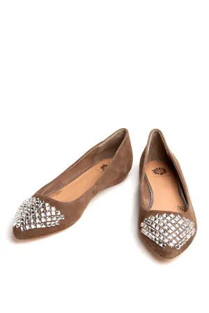 Ishara Flat in Taupe