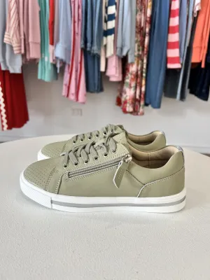 KIKI TRAINER || KHAKI