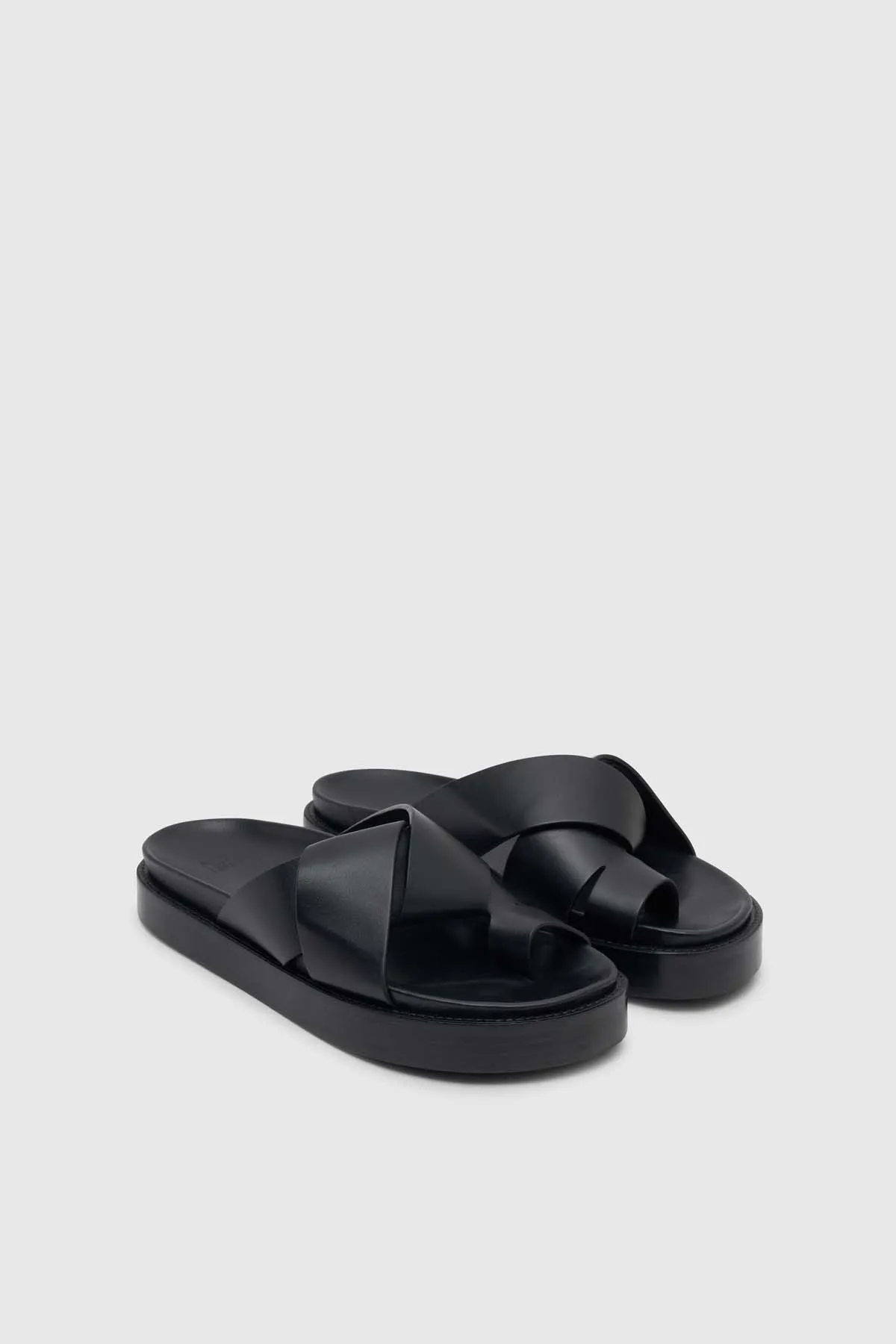 Laurel Sandal