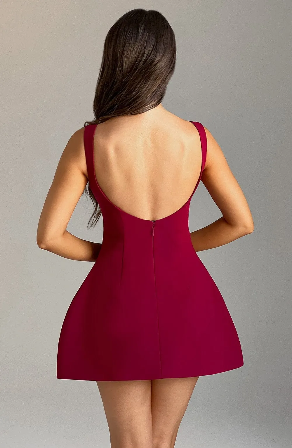 LILA BACKLESS MINI DRESS - WINE