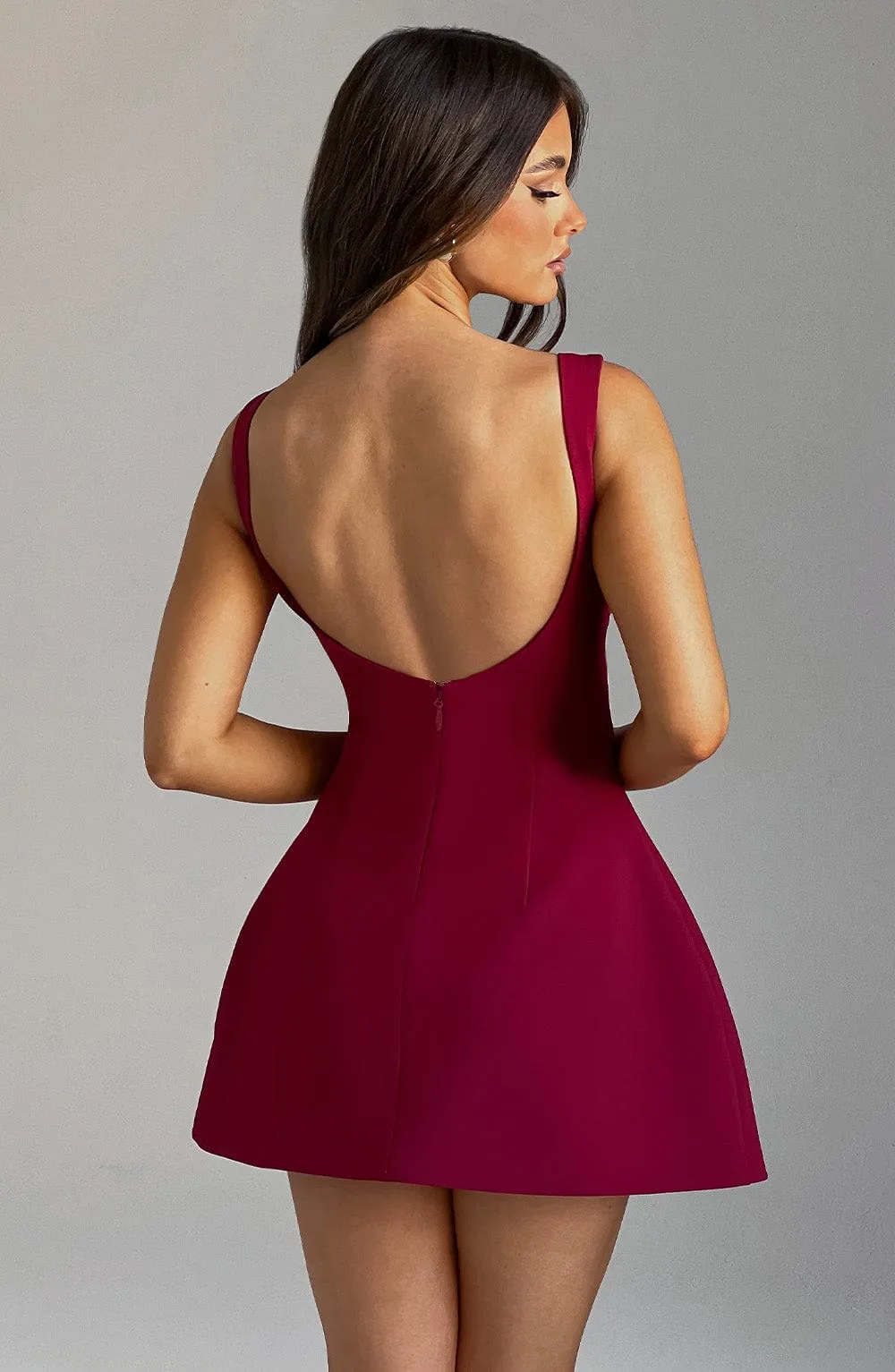 LILA BACKLESS MINI DRESS - WINE