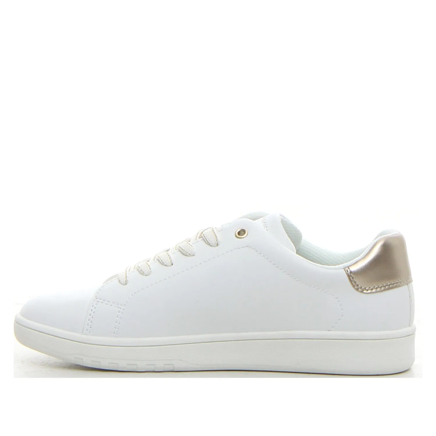 Low cut lace up sneaker