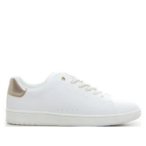 Low cut lace up sneaker