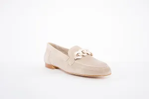 MARIA JAEN - 4015 FASHION LOAFER WITH CHAIN DETAIL - BEIGE SUEDE