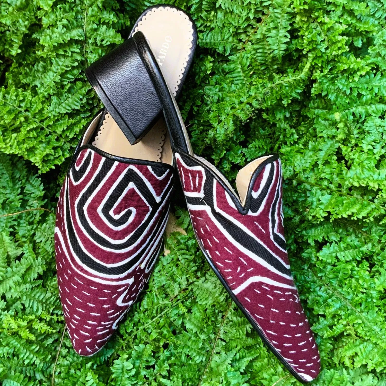 Mola Mule | Black Wine Water