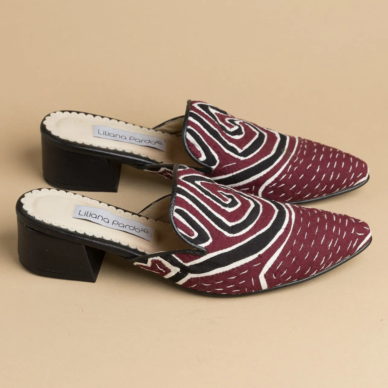 Mola Mule | Black Wine Water