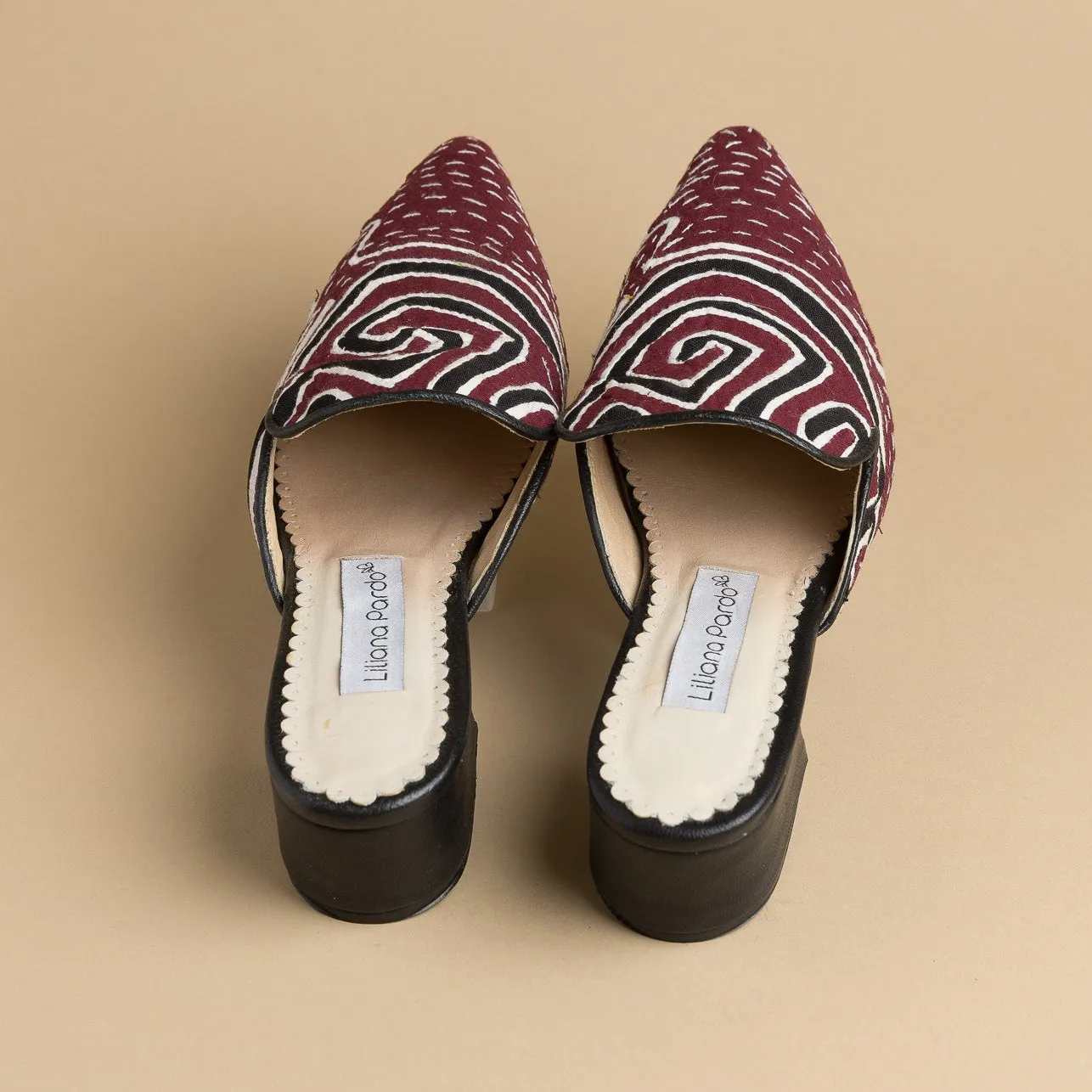 Mola Mule | Black Wine Water