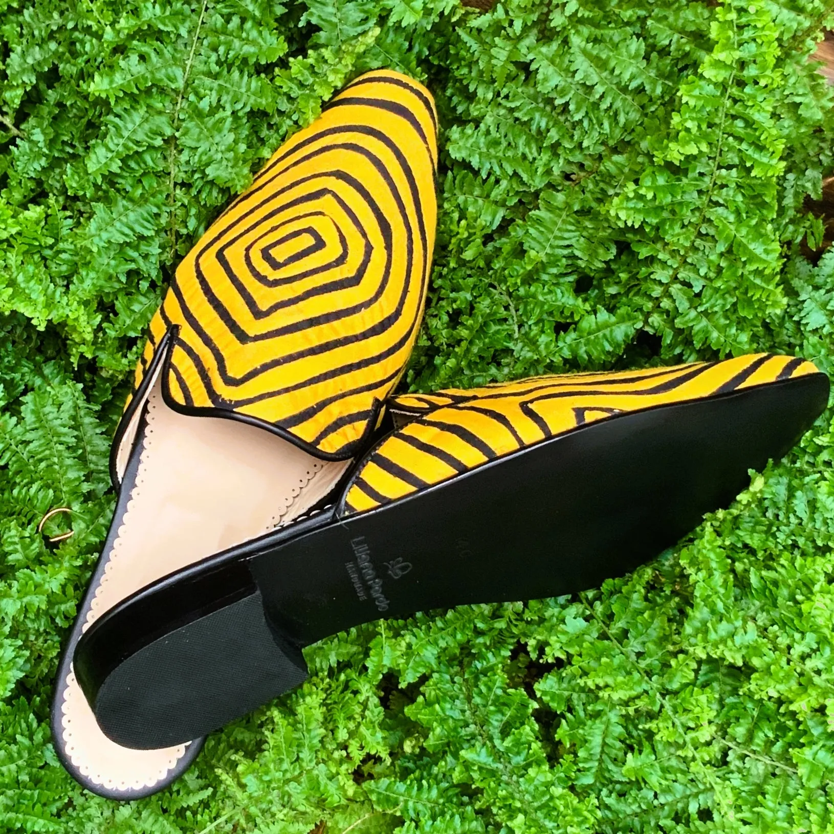 Mola Mules | Black & Yellow