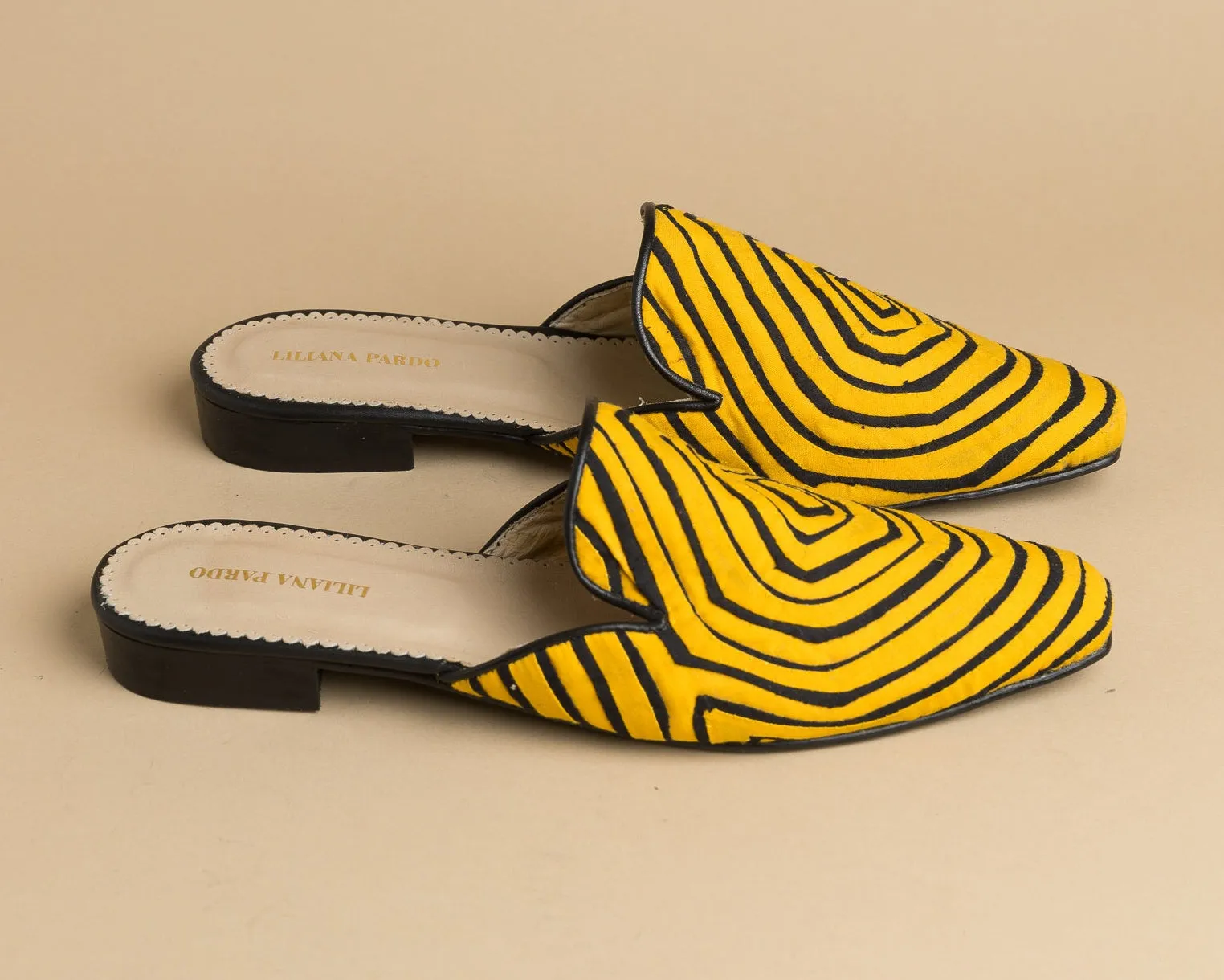 Mola Mules | Black & Yellow