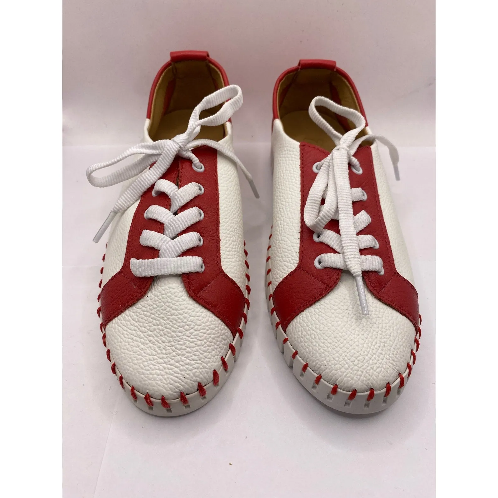 NIB Claire Flowers Red White Lace Up Sneaker Sz 7