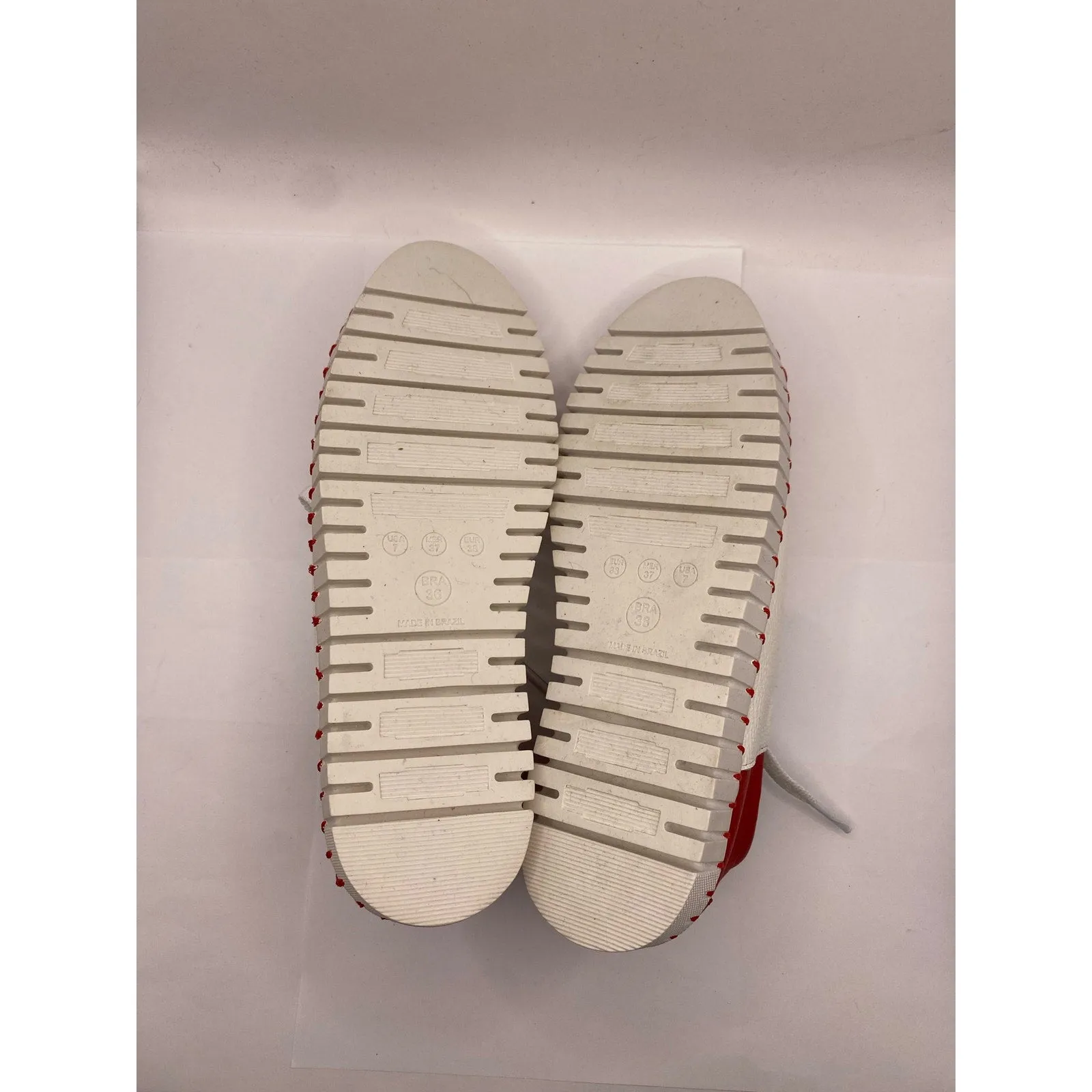 NIB Claire Flowers Red White Lace Up Sneaker Sz 7