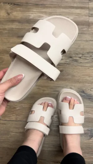 Sophie Sandal - Ivory (Wide Friendly)