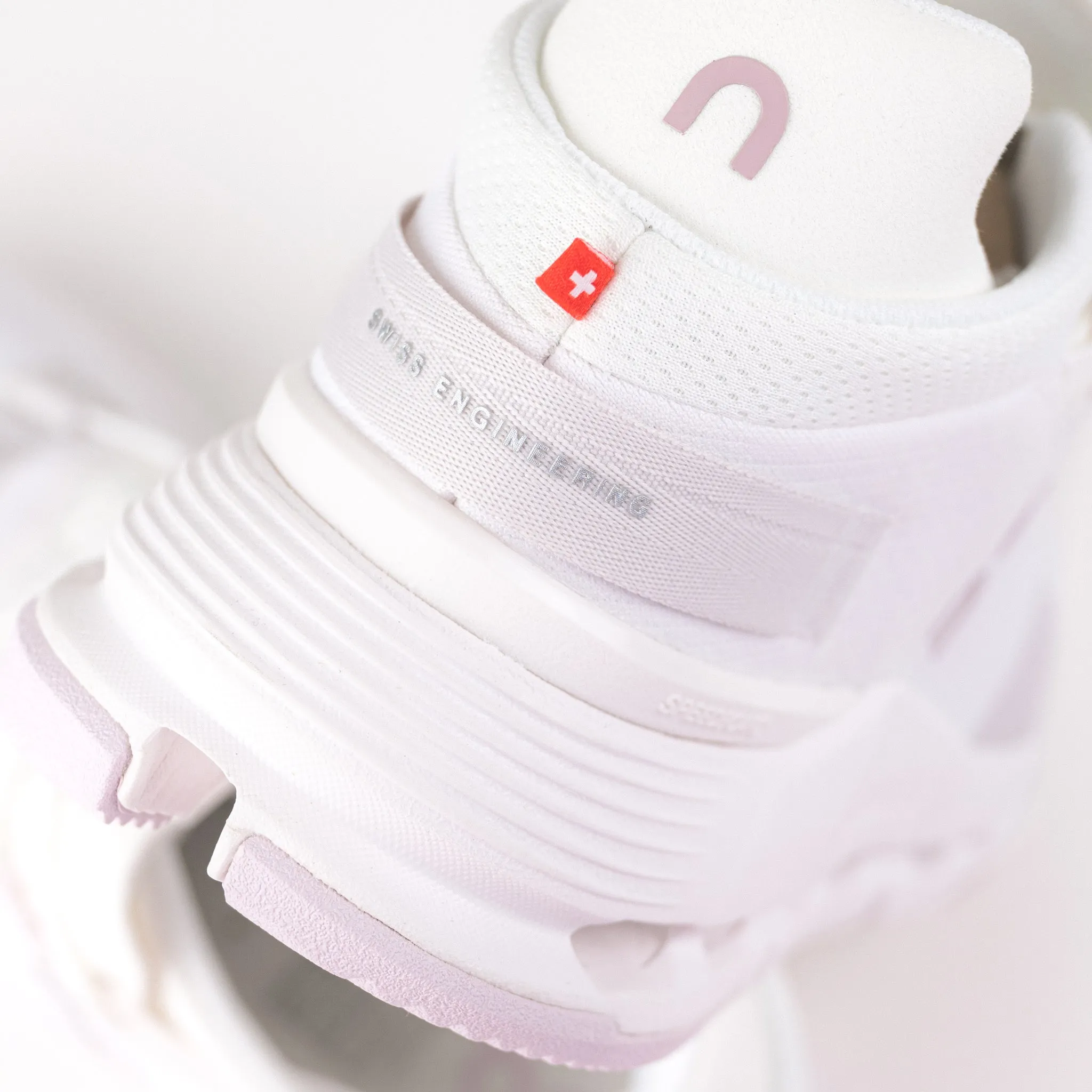 W-CLOUDNOVA 2 - WHITE - MESH