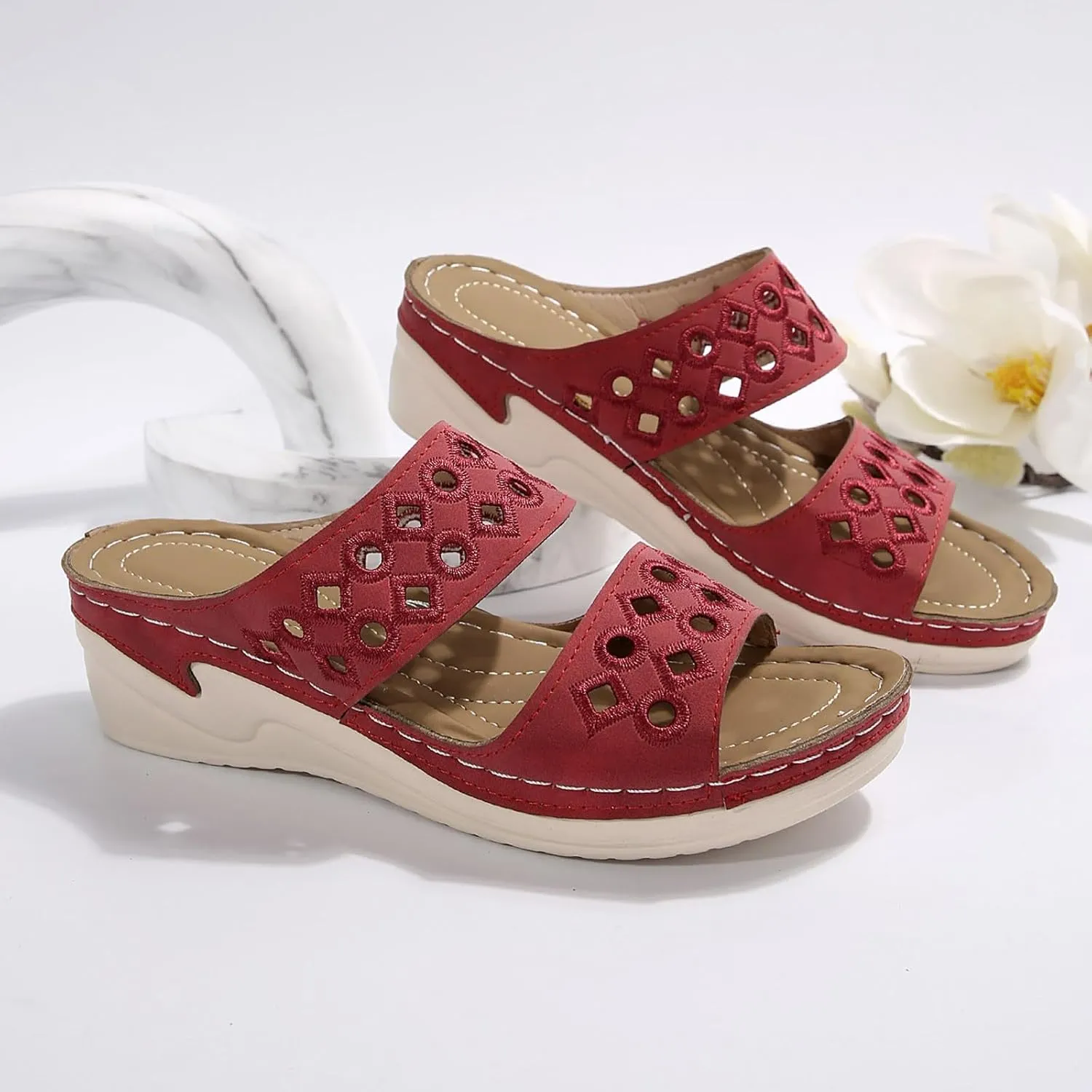 Women Shoes Comfortable Soft Sole Sandals Fashionable One Foot Wear Hollow Strap Beach Adjustable Width Sandals Women