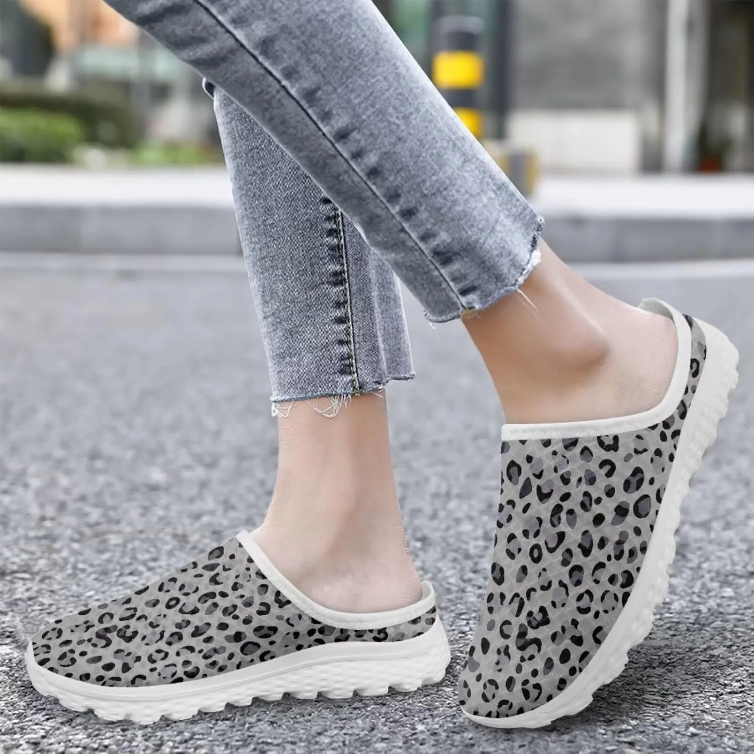 Women's Backless Walking Sneakers Slip-on Mule Shoes Closed Toe Slippers Lightweight Anti Skid Footwear