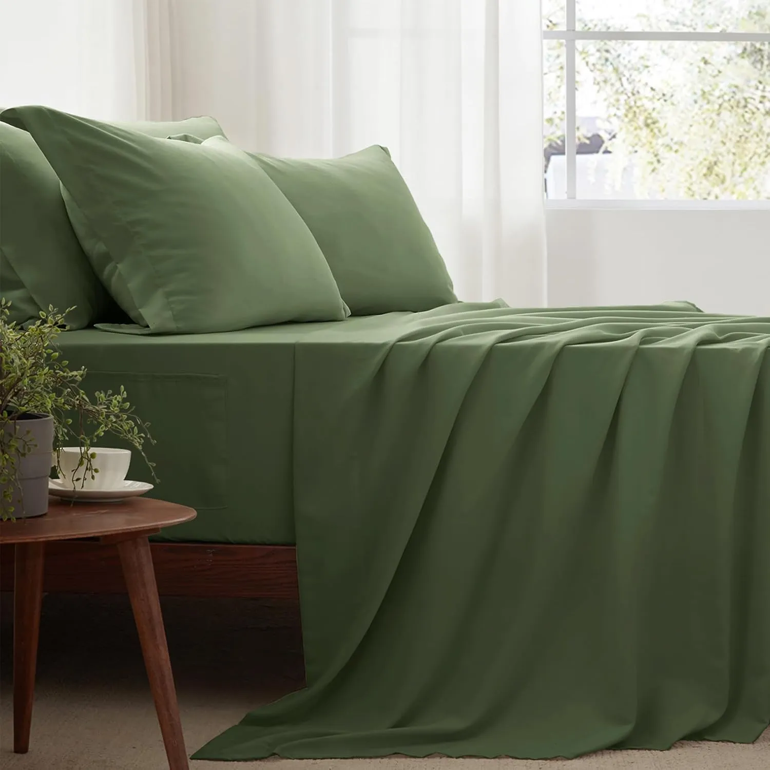 Zzlpp King Comforter Set 7 Piece, Olive Green Bed in a Bag with Comforters, Pillow Shams, Pillowcases, Flat Sheet, Fitted Sheet with 2 Pockets